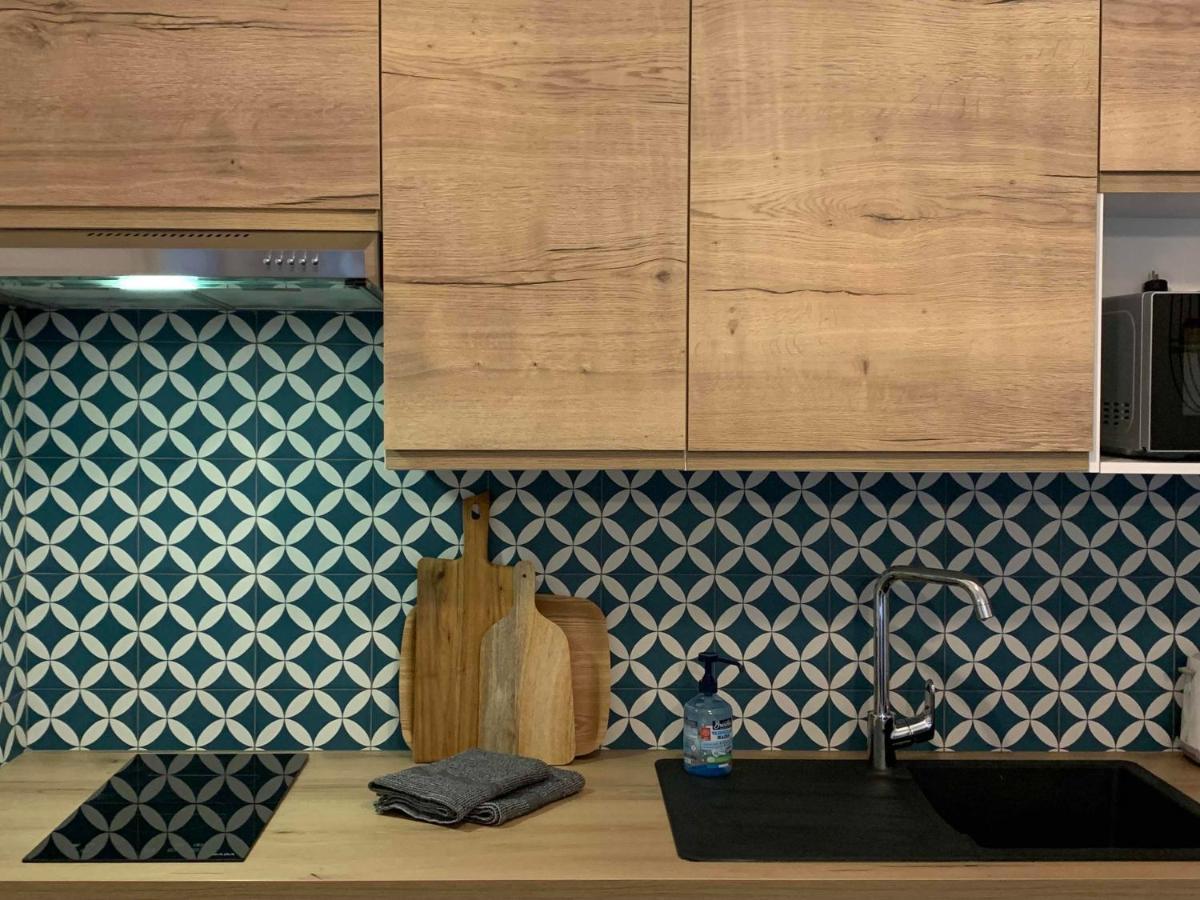 Le Cabanon De Livia Avec Piscine Privee Villa Cucuron Kültér fotó