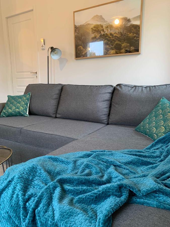 Le Cabanon De Livia Avec Piscine Privee Villa Cucuron Kültér fotó