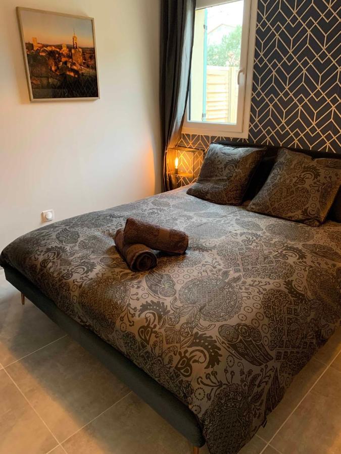 Le Cabanon De Livia Avec Piscine Privee Villa Cucuron Kültér fotó