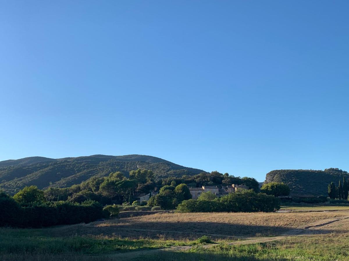 Le Cabanon De Livia Avec Piscine Privee Villa Cucuron Kültér fotó