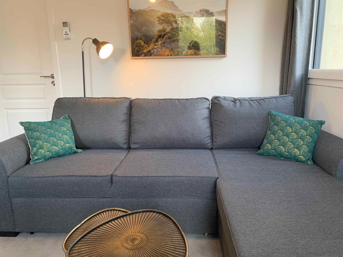 Le Cabanon De Livia Avec Piscine Privee Villa Cucuron Kültér fotó