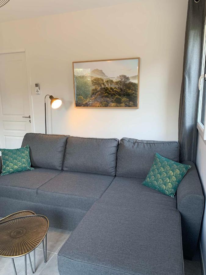 Le Cabanon De Livia Avec Piscine Privee Villa Cucuron Kültér fotó