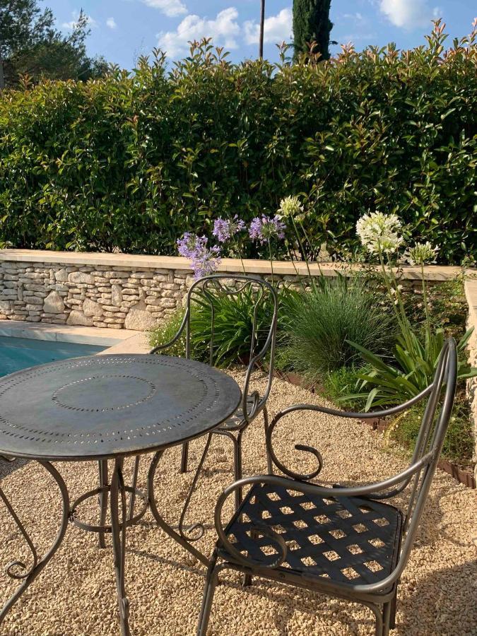 Le Cabanon De Livia Avec Piscine Privee Villa Cucuron Kültér fotó