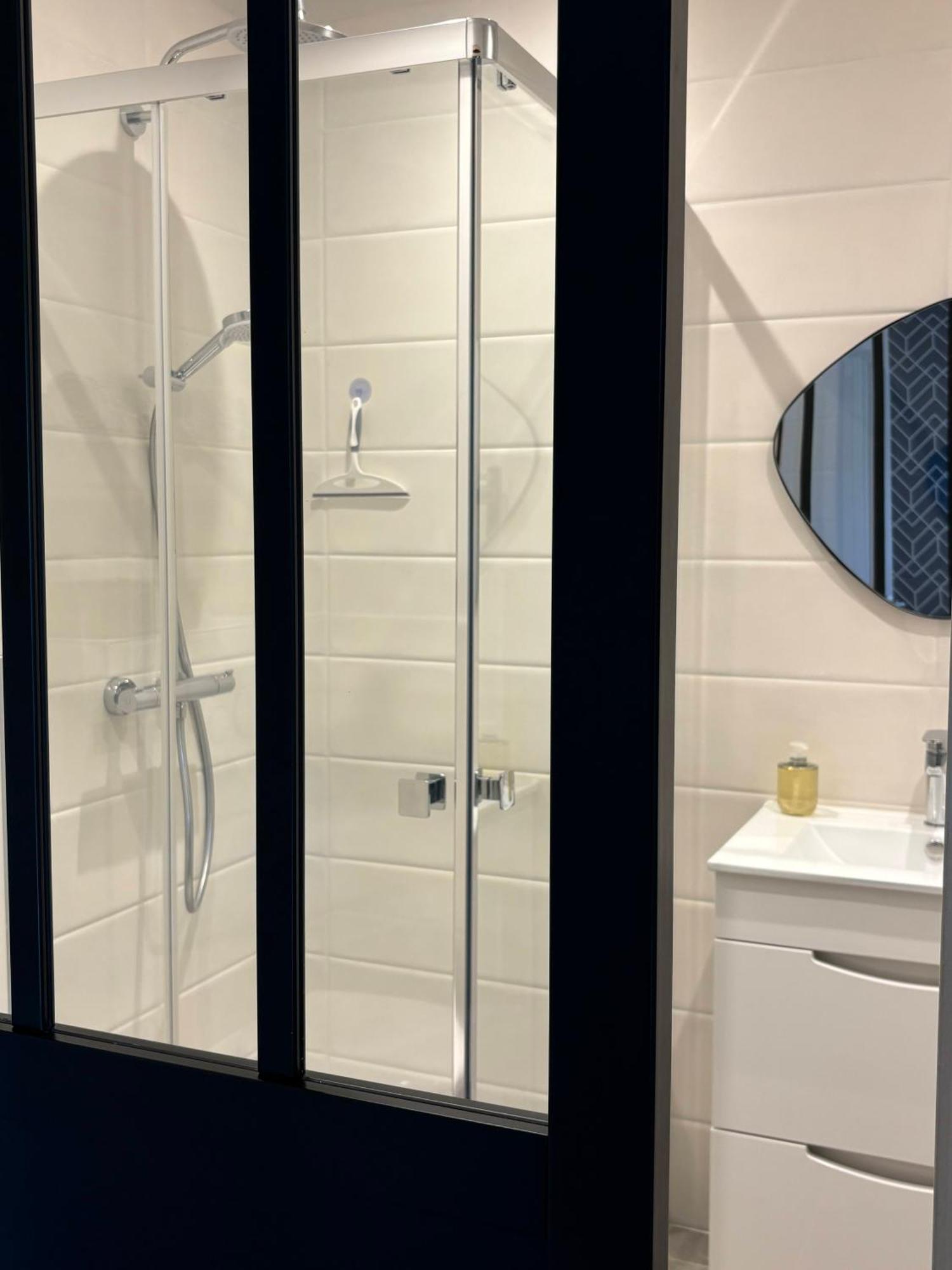 Le Cabanon De Livia Avec Piscine Privee Villa Cucuron Kültér fotó